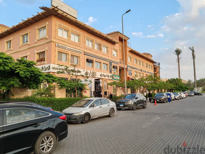 مكتب للبيع في لوكيشن إستراتيجي في القاهرة الجديدة و بجوار Waterway 2