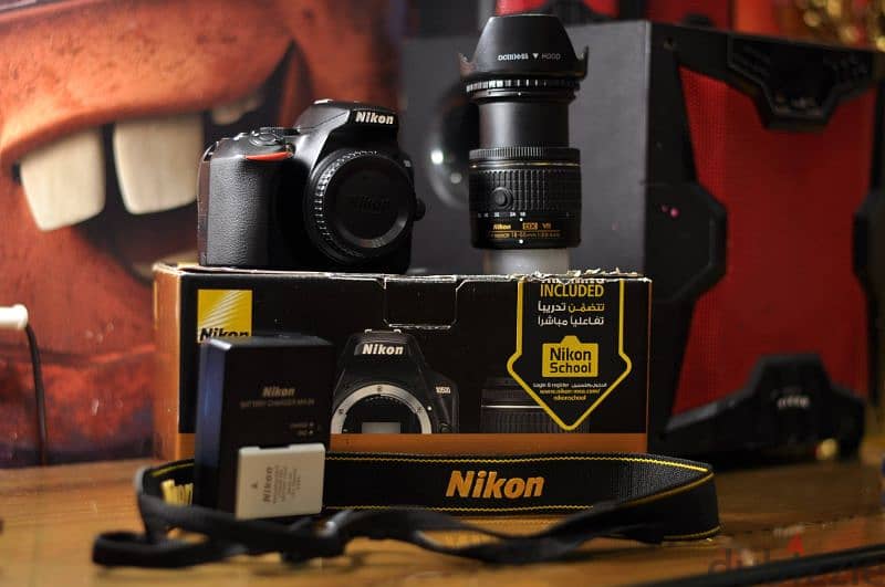كاميرا Nikon 3500d بحاله الزيرو معاها لينس 18:55 ولينس 50m Nikon وفلاش 1