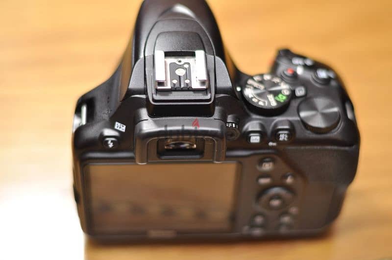 كاميرا Nikon 3500d بحاله الزيرو معاها لينس 18:55 ولينس 50m Nikon وفلاش 4