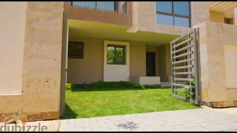Villa for sale at a special discount directly in front of Cairo Airport 1