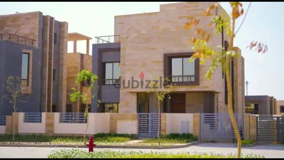 Villa for sale at a special discount directly in front of Cairo Airport 2