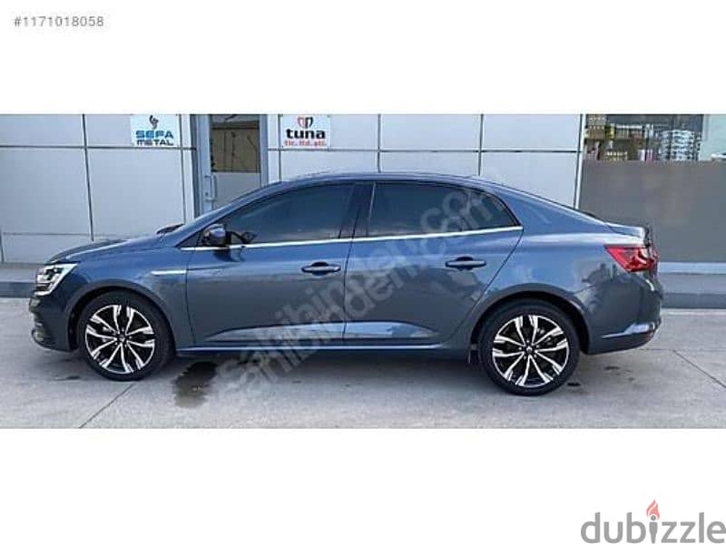 Renault Megane 2023 dynamic turbo 1.3cc grey , like new , first owner 1