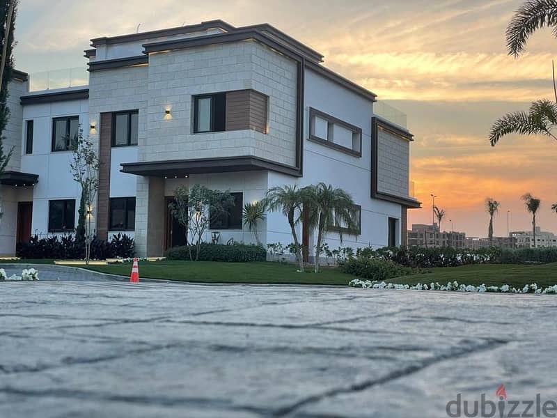 Villa for sale at the old price, ready for immediate receipt from the owner in installments inside Azzar Compound  Unit type/villa  Area: 511 m²  15% 8