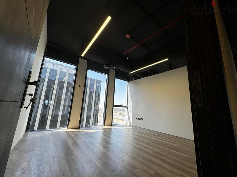 Office Space 300m For Rent in The Best Business Complex in 90th 6