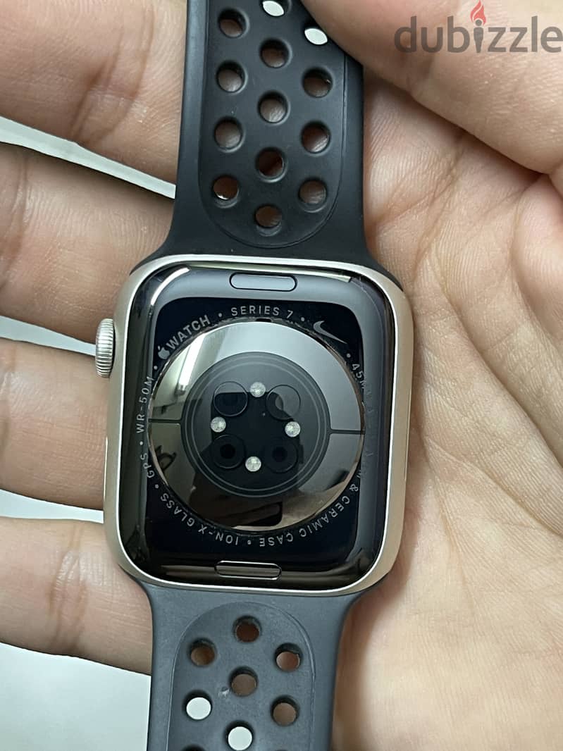 Apple watch series 7 nike edition 45mm + Milanese Loop 1