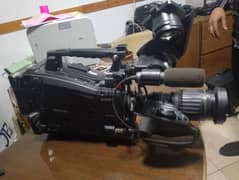 كاميرا BM 400. مع عدسه وايت 0