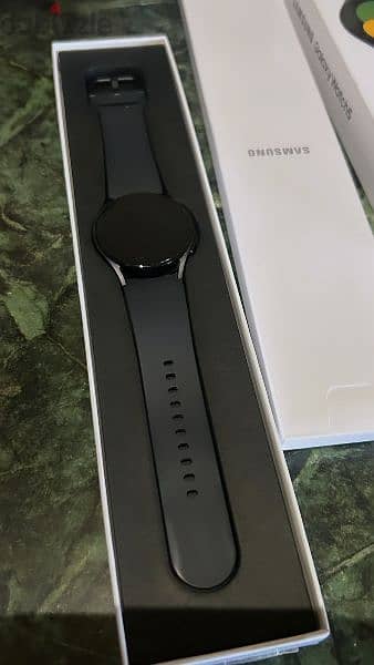 galaxy watch 5 40mm نسخه الامارات معاها ضمان 4 شهور 2