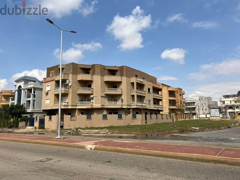 Apartment for sale with an area of ​​220 square meters in front of a villa in the Fourth District in Shorouk, immediate receipt 1