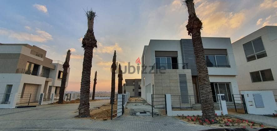 Town House Corner For Sale in a Good Location in palm Hills New Cairo 1