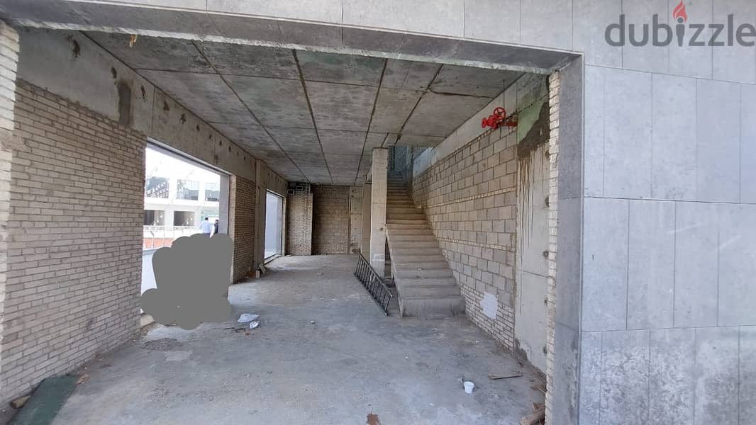 Duplex shop for rent 226M Gamal Abdel Nasser Axis - 3rd Settlement /محل دوبلكس للإيجار موقع مميز - محور جمال عبدالناصر 4