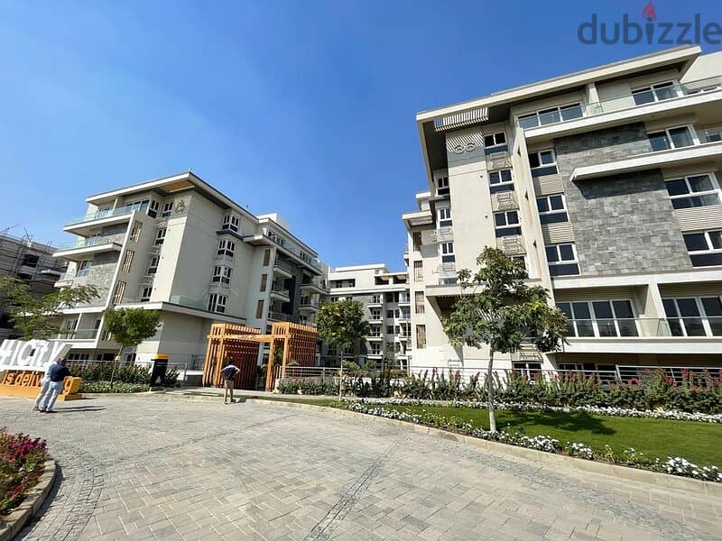 Apartment with direct view on the Lagoon in 6th of October, iCity Mountain View October Compound, area of ​​125 meters 4