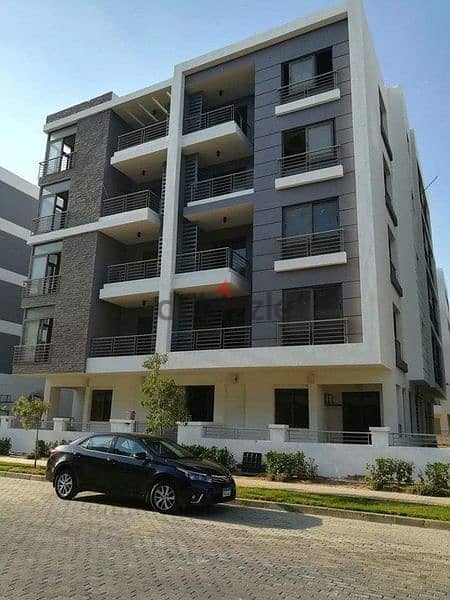 For sale, an apartment in the heart of the Fifth Settlement, minutes from the American University, next to Cairo Airport, with only 10% down payment. 3
