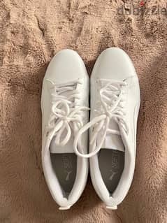 white puma sneaker 0