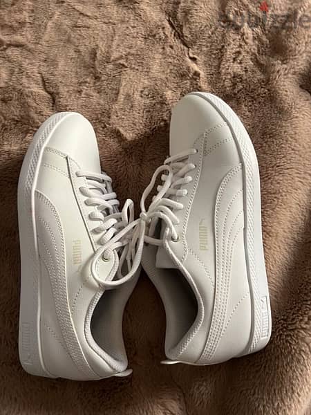white puma sneaker 4