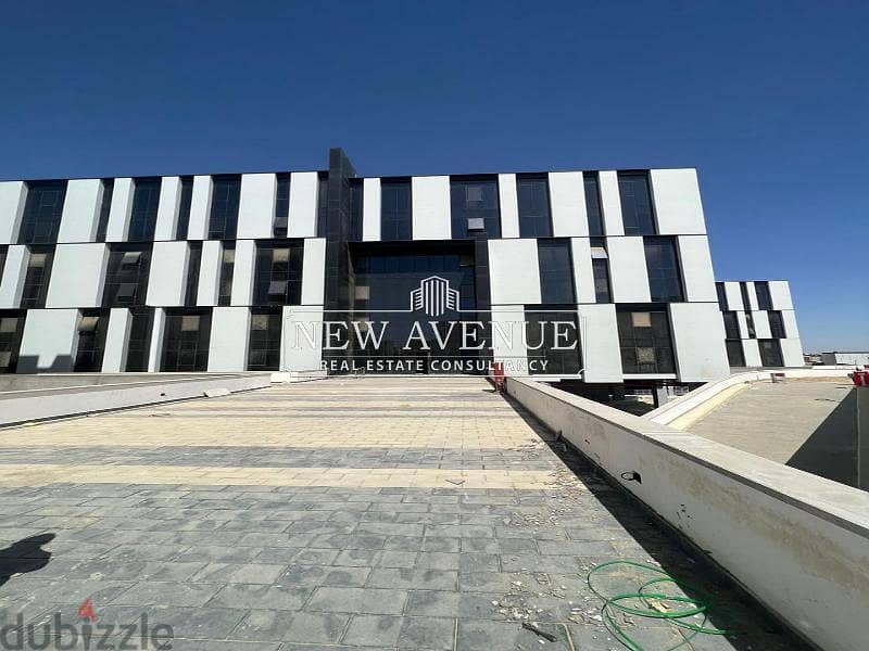 Administrative Office 130m for rent in Hyde Park 2
