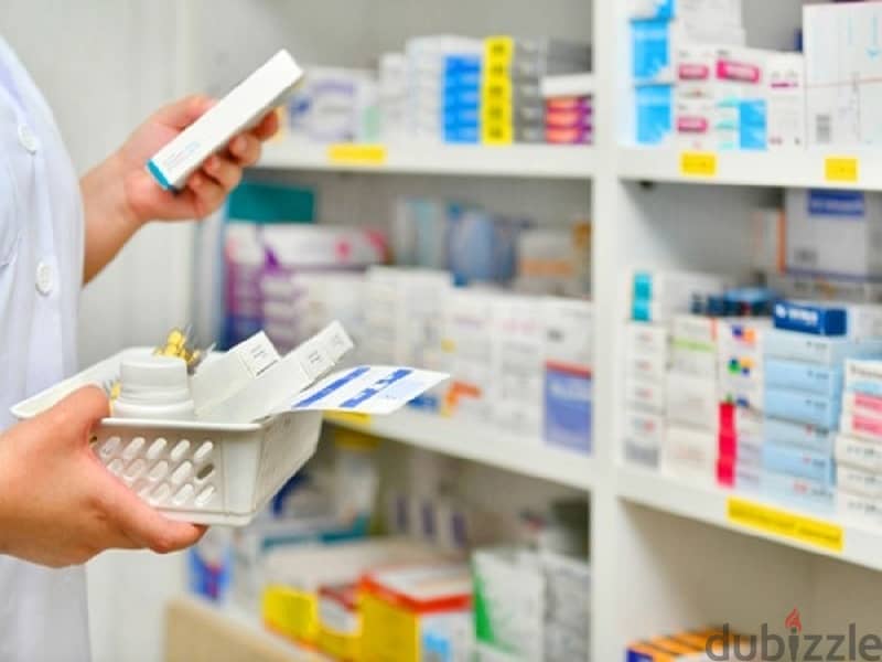 A pharmacy for sale in a main square serving 114 clinics in the first commercial area will be operated in installments for 7 years. 4