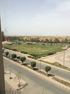 شقة 140 متر تشطيب خاص بموقع مميز وفيو مفتوح للبيع بمدينة الرحاب