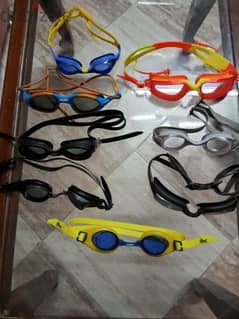 نظارات وبونيهات بحر