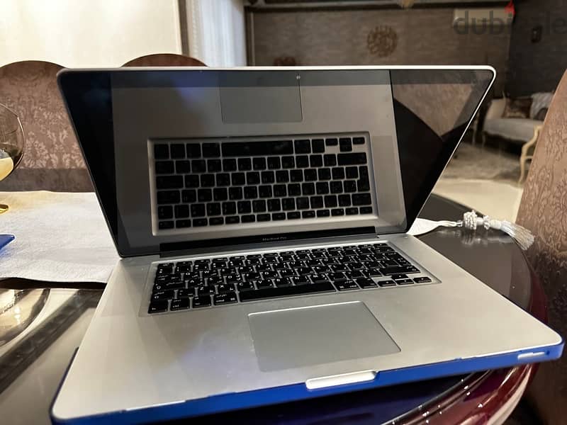 macbook pro 15 mint condition 1