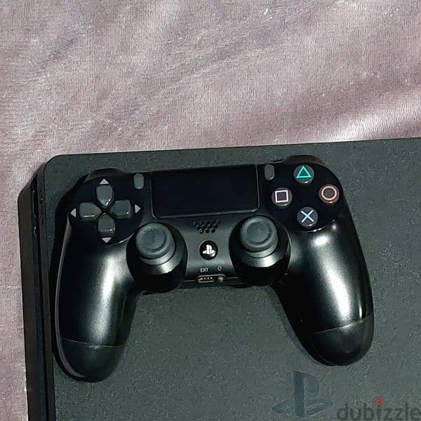 PS4 Slim 1T بالكرتونة و الكتالوجات 8