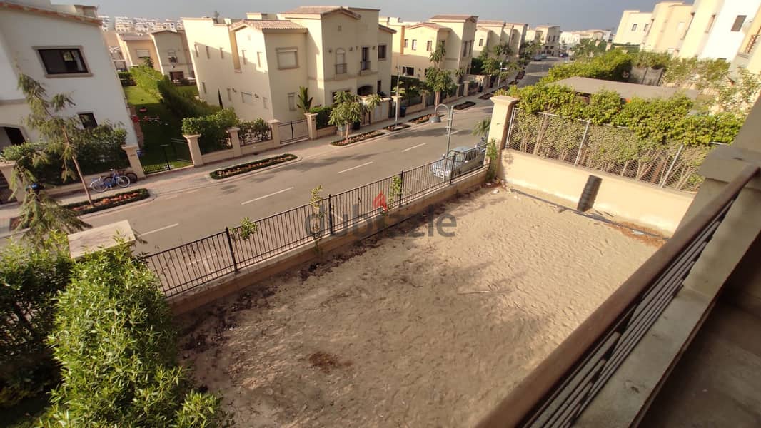 Twinhouse 310m fully finished with lake view for sale in Uptown Cairo 2