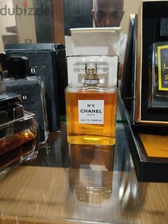 Chanel n. 5. . . حجم200ml . . باتش قديم من 8سنين