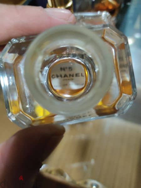 Chanel n. 5. . . حجم200ml . . باتش قديم من 8سنين 6