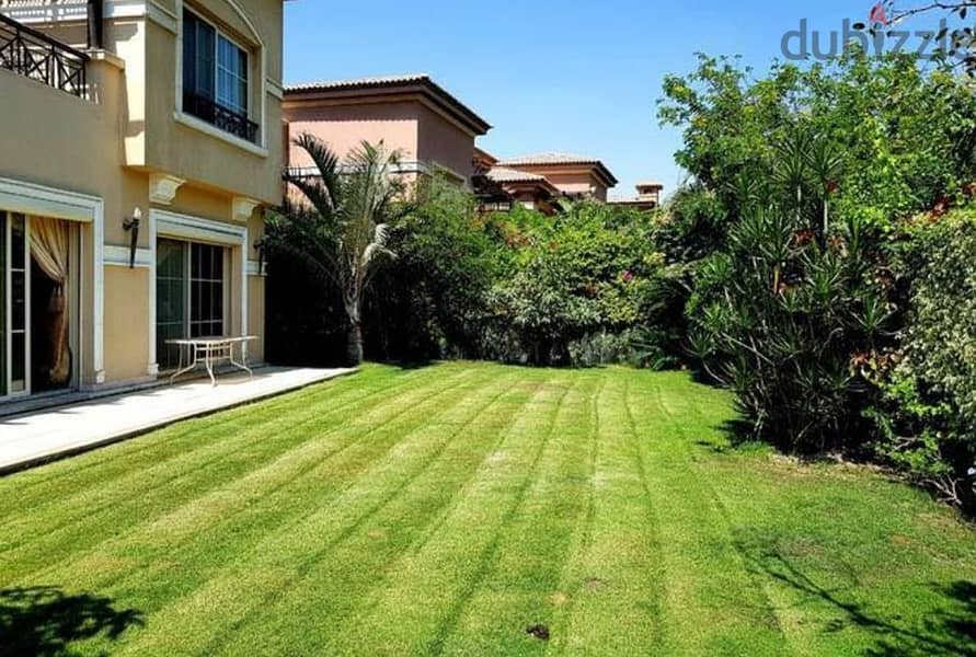 Villa with private garden for sale on 90th Street with payment facilities 2