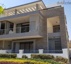 Villa snapshot (3 floors) for sale in installments in front of Cairo Airport 0