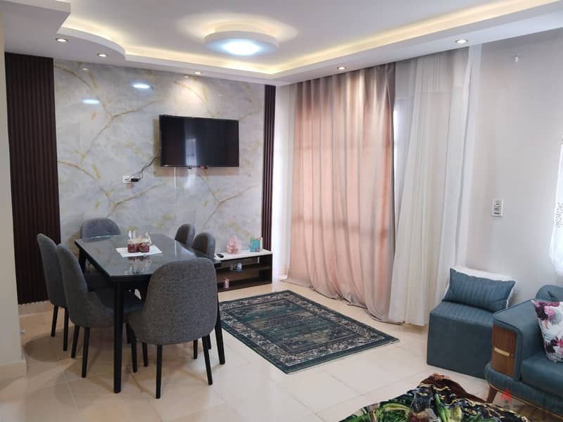 0 square meter apartment for rent in Madinaty, with custom finishes, hotel-like furniture, first occupancy, next to amenities in B6. 5