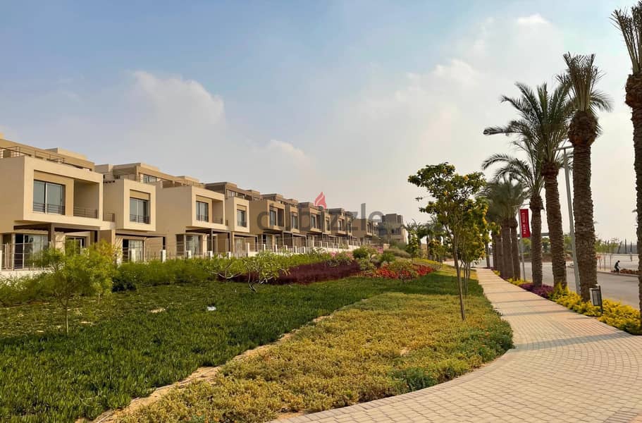 townhouse corner in Palm Hills new cairo, open view on green spaces 4