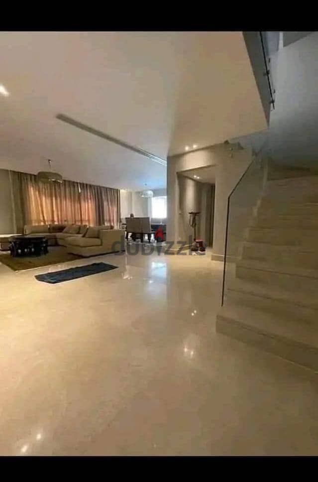 S Villa (239 m), Svilla Sarai corner, divided into 3 floors: (ground with garden + first + roof), the best location in the compound with a distinctive 1
