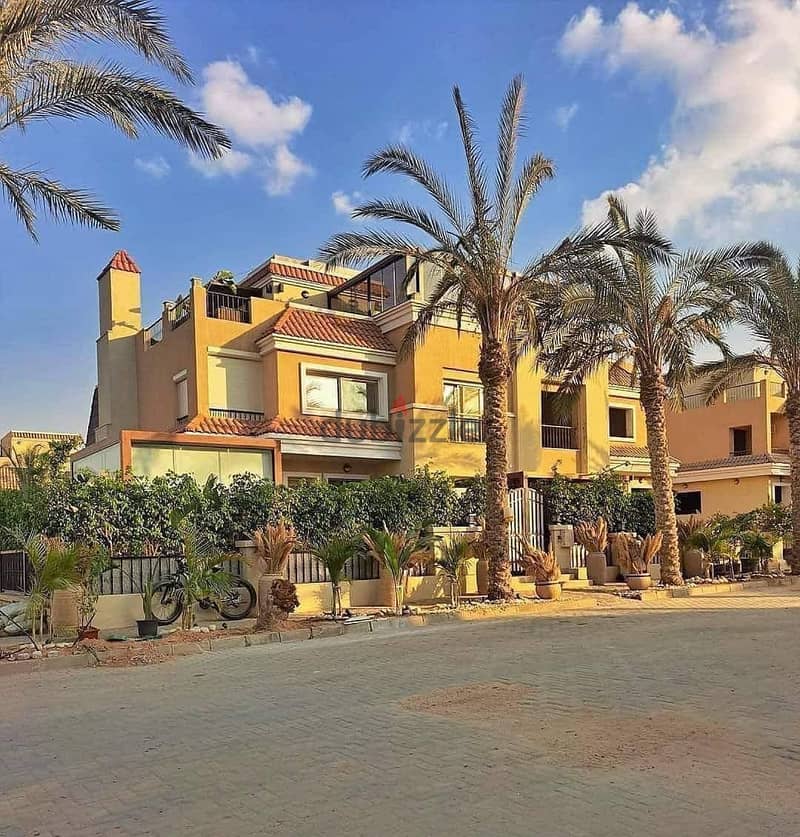S Villa (239 m), Svilla Sarai corner, divided into 3 floors: (ground with garden + first + roof), the best location in the compound with a distinctive 8