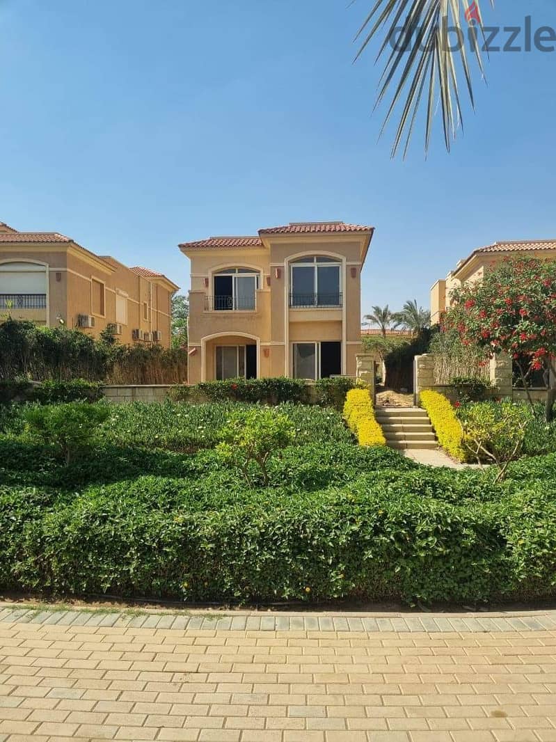 239 sqm villa for sale in Stone Park New Cairo, next to Mercedes agencies 1