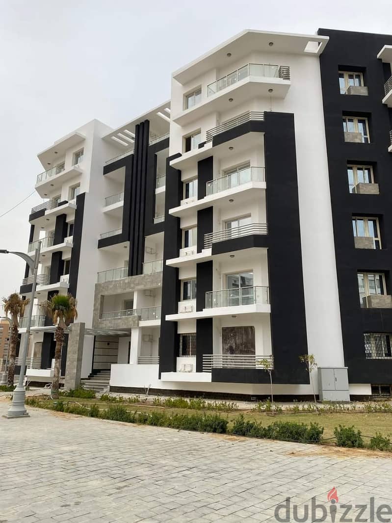 Resale apartment in Al Maqsad New Capital Compound, area of 135 m 3