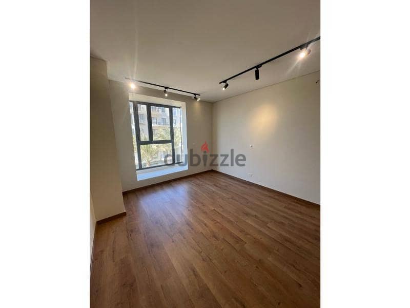 Apartment for sale in Eastown Kitchen & Acs Super Lux 1