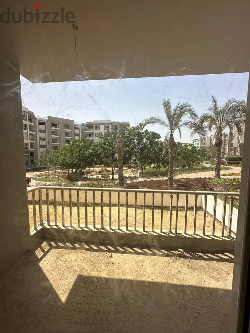 Apartment 233m with garden 85m for sale prime location view landscape with installments in Hyde Park in Fifth Settlement 1