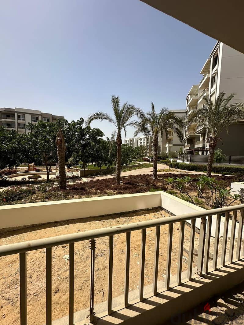 Apartment 233m with garden 85m for sale prime location view landscape with installments in Hyde Park in Fifth Settlement 3