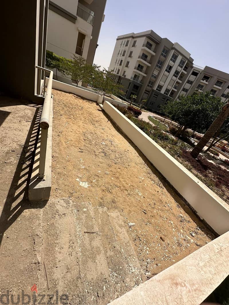 Apartment 233m with garden 85m for sale prime location view landscape with installments in Hyde Park in Fifth Settlement 9
