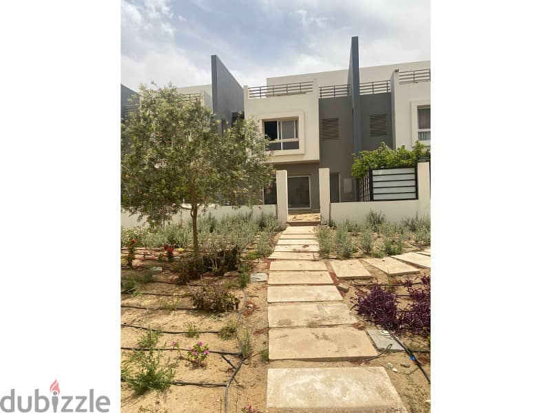 Townhouse Middle 208m for sale with a land area of 200m in garden ville phase The most special phase in Hyde Park in the Fifth Settlement 1