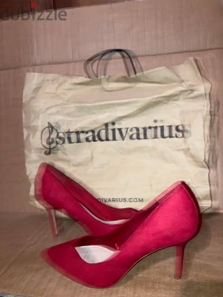 stradivarius red heels 1