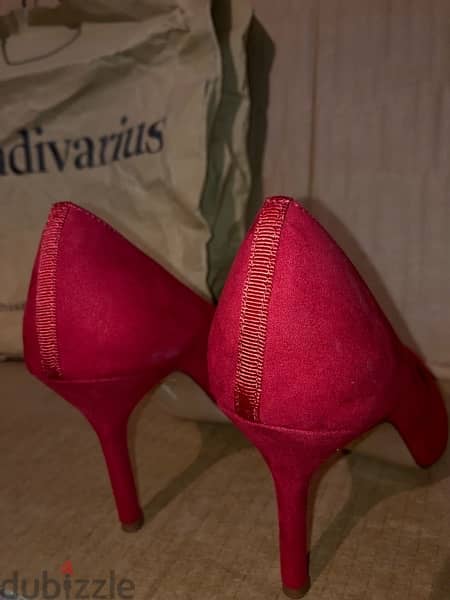 stradivarius red heels 4