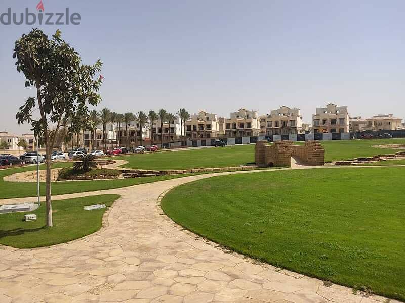 FOR SALE IN UPTOWN CAIRO 2BEDROOMS VIEW GOLF 4