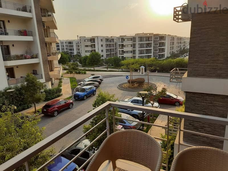 I live in front of Cairo Airport, in the center of services, in an apartment of 156 square meters (with the lowest down payment). 2