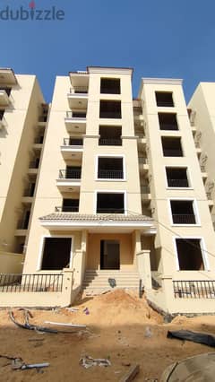 130 sqm ground floor apartment with 207 sqm garden for sale at the entrance to the New Administrative Capital with a 10% down payment in Sarai Compoun