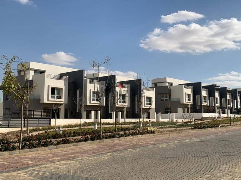 Townhouse 300m fully finished for sale in Hyde Park | New Cairo 7
