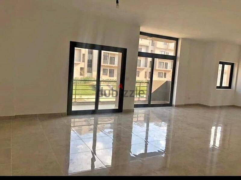 Villa for sale in the city wall at the price of an apartment  فيلا للبيع سور بسور مدينتى بسعر شقه 1
