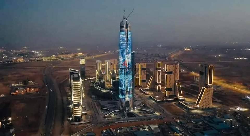 A 42-meter office in front of the iconic tower in the central business district, with a 5% down payment with the strongest Egyptian-Saudi partnership, 1