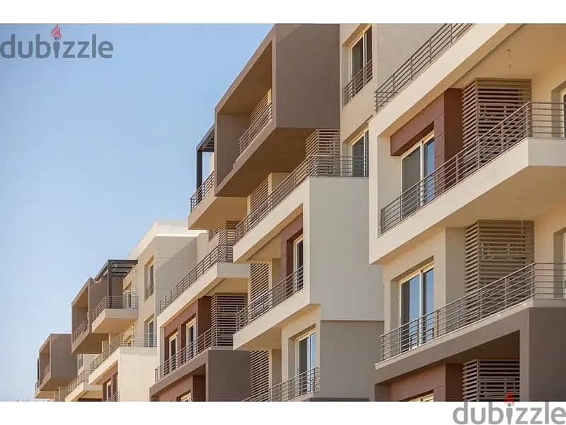 for sale apartment with garden prime location with installment in palm hills new cairo 6