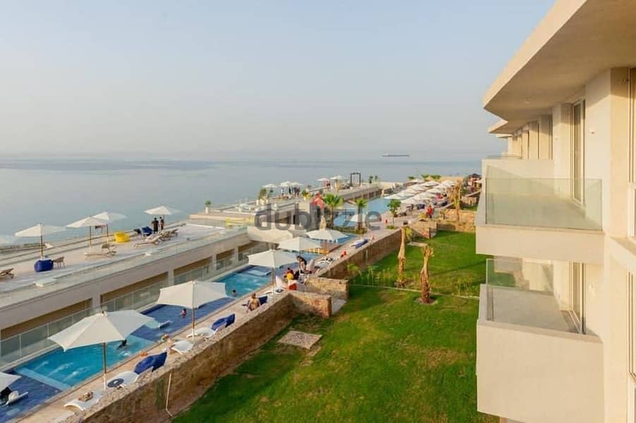 With a 5% down payment, an apartment for sale in a private garden directly overlooking the sea, finished with air conditioning and fully furnished (Il 3